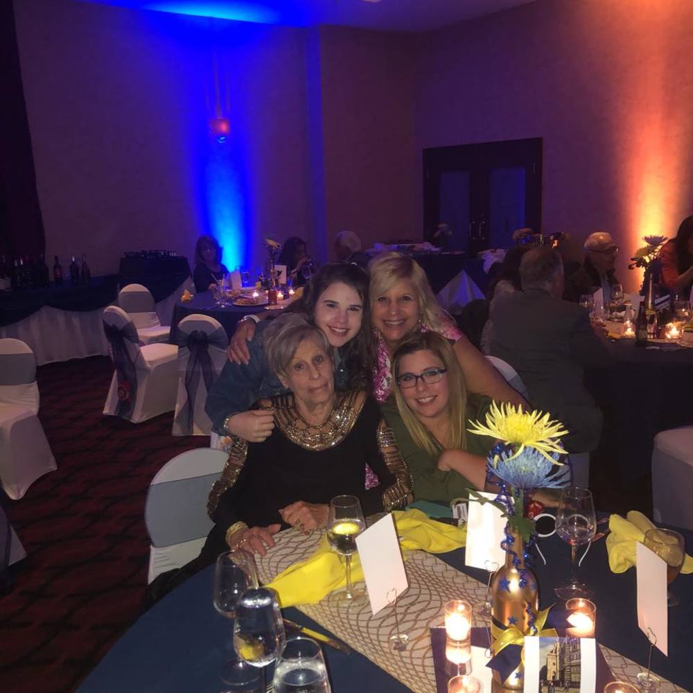 Meet your Posher, Carli